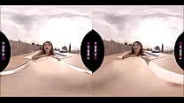 PORNBCN VR 4K | Joven amateur follando en la piscina publica exterior Mia Navarro realidad virtual 180 3D POV latina porno español spanish blowjob